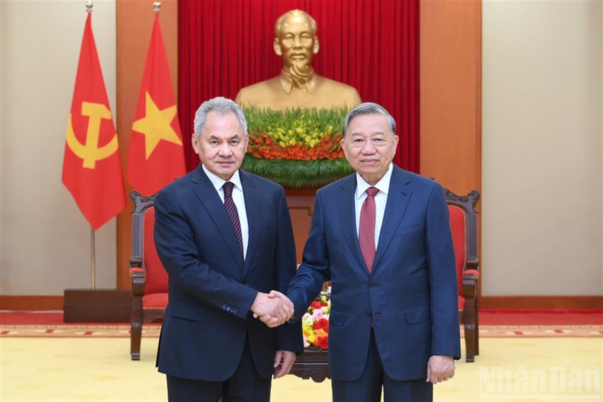 Party leader calls for stronger Viet Nam-Russia ties to support each other's security, prosperity 