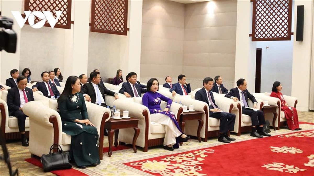 Key Vietnamese Party official meets with top Lao leader in Vientiane