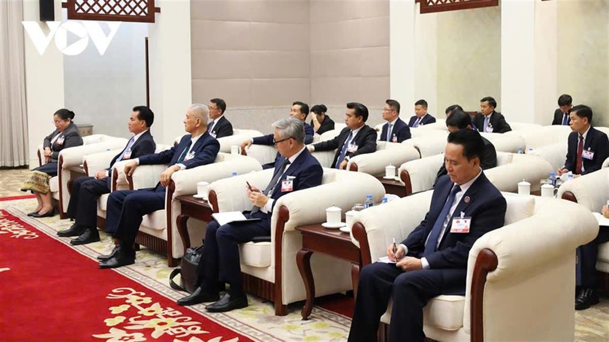 Key Vietnamese Party official meets with top Lao leader in Vientiane