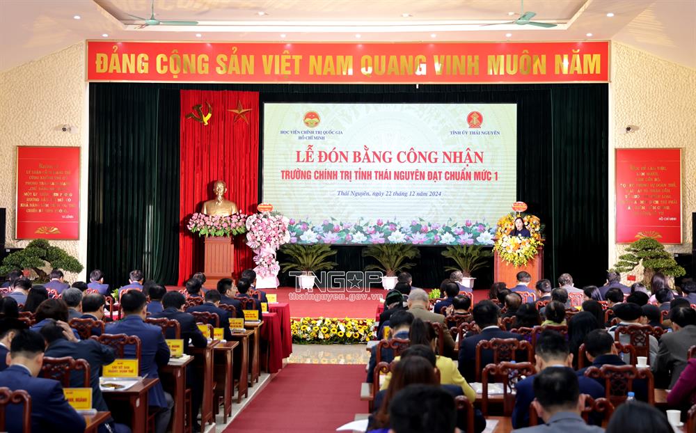 truong chinh tri 2.JPG