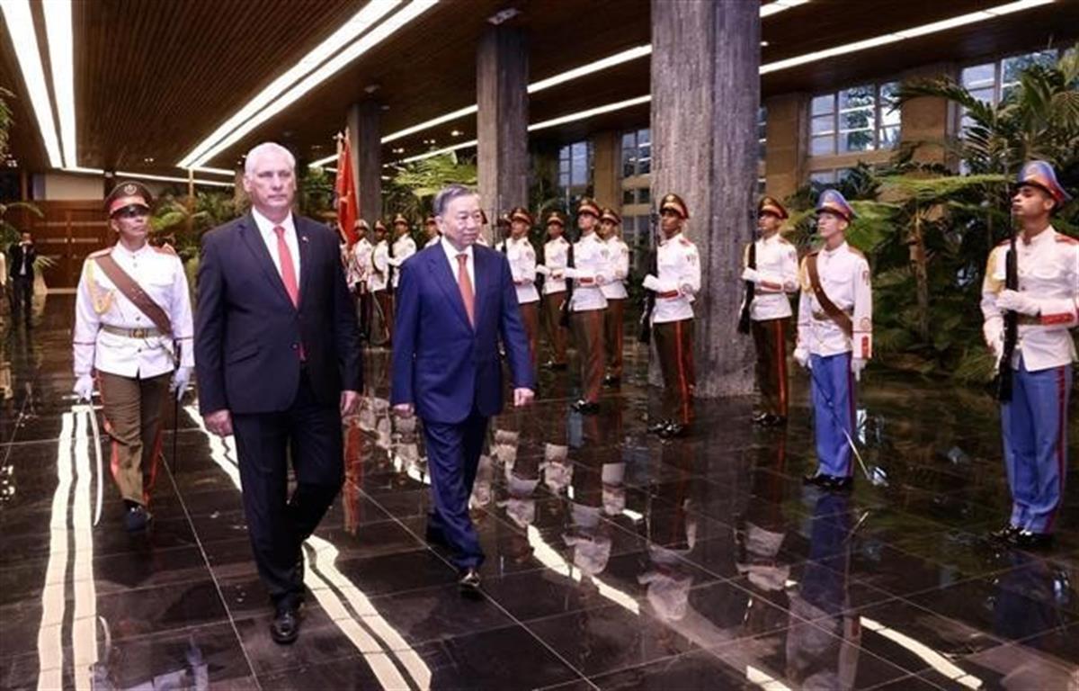 Grand welcome ceremony held for top Vietnamese leader in Havana 