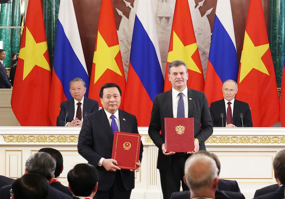 Vietnam and Russia Sign Cooperation Agreements Across Multiple Sectors