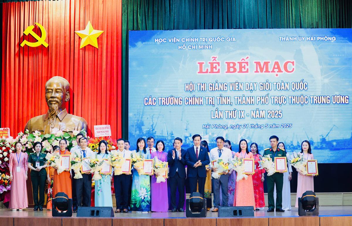 Bế mạc Hội thi Giảng viên dạy giỏi toàn quốc các trường chính trị tỉnh, thành phố trực thuộc Trung ương lần thứ IX - Năm 2025